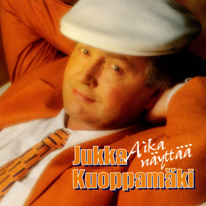 AIKA NÄYTTÄÄ