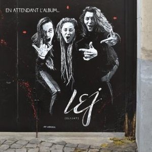 EN ATTENDANT L'ALBUM